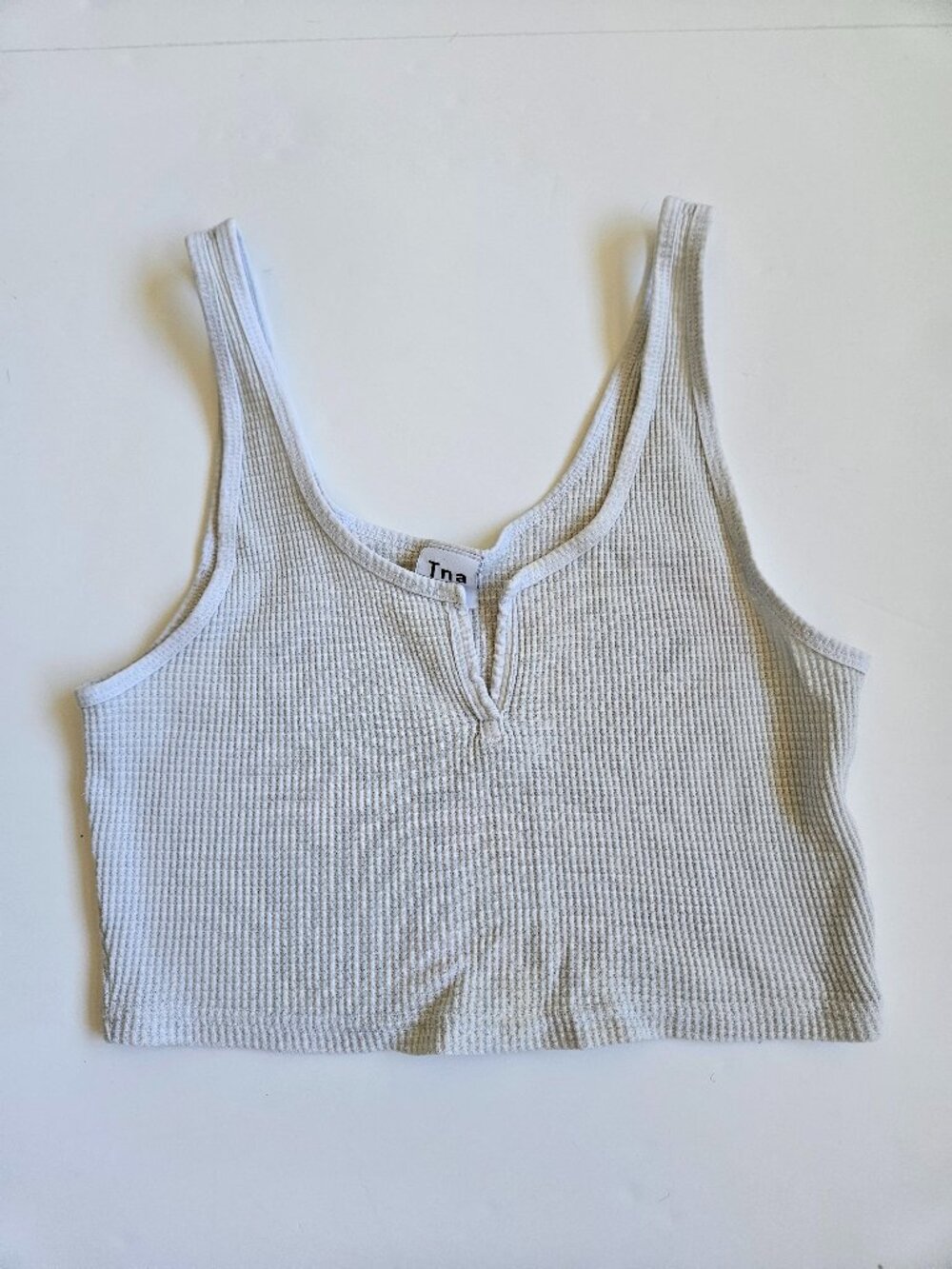 Aritzia TNA Super Cropped Waffle Notch Knit White Cream Tank Top Women's S Small